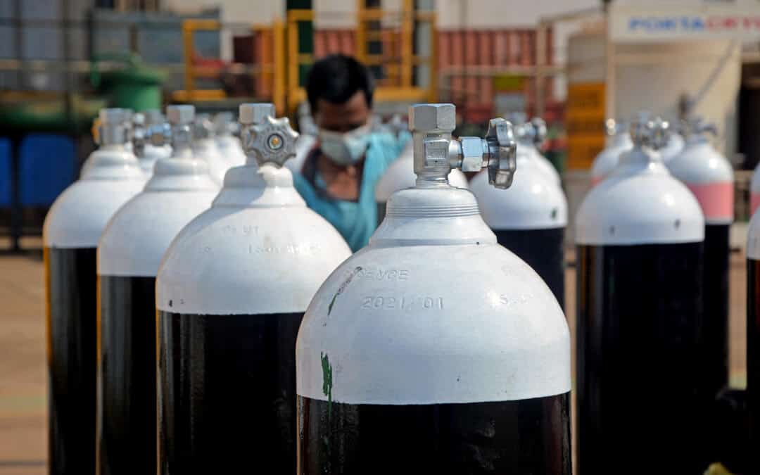 Many gas cylinders lined up